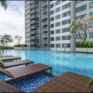 Zo Rivergate Center 아파트